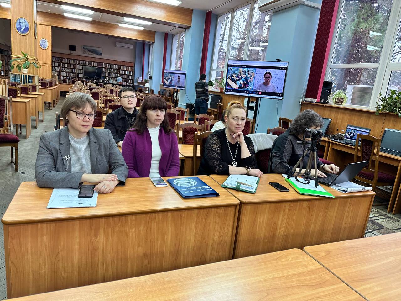 photo_5323779390267134366_y