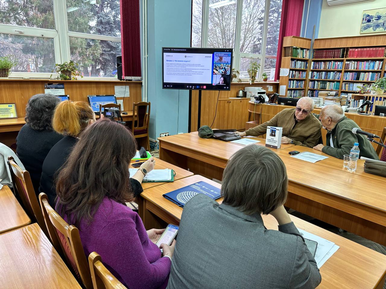 photo_5323779390267134372_y