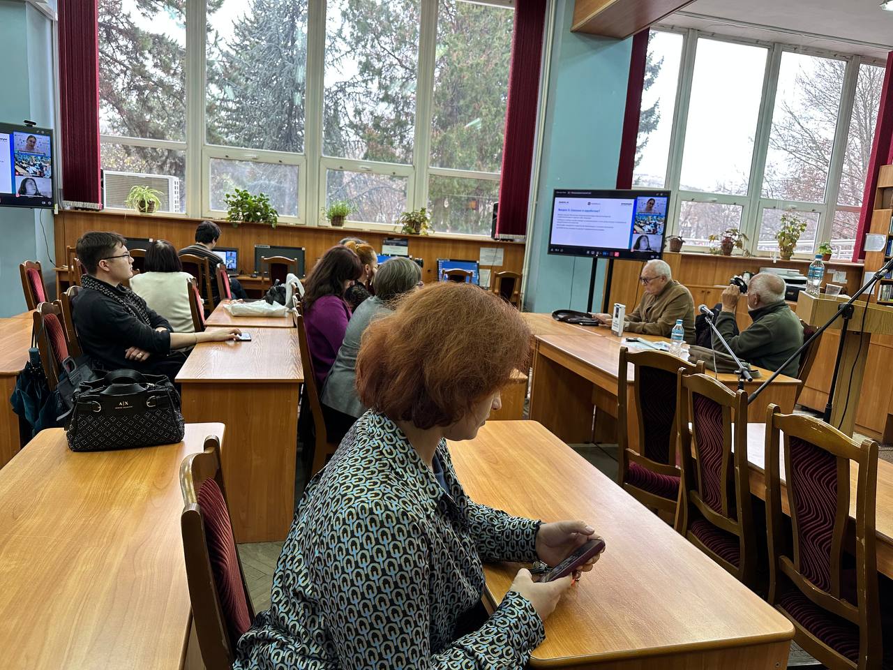 photo_5323779390267134373_y