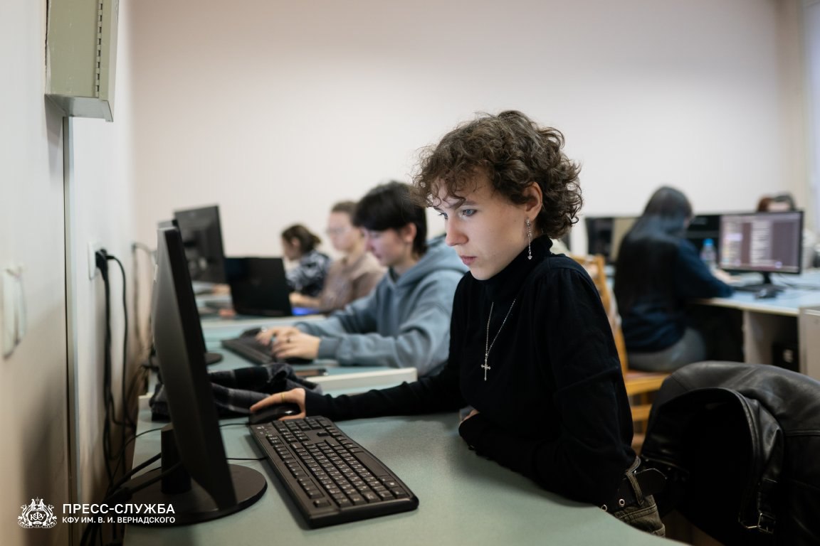 photo_5357281449435926357_y