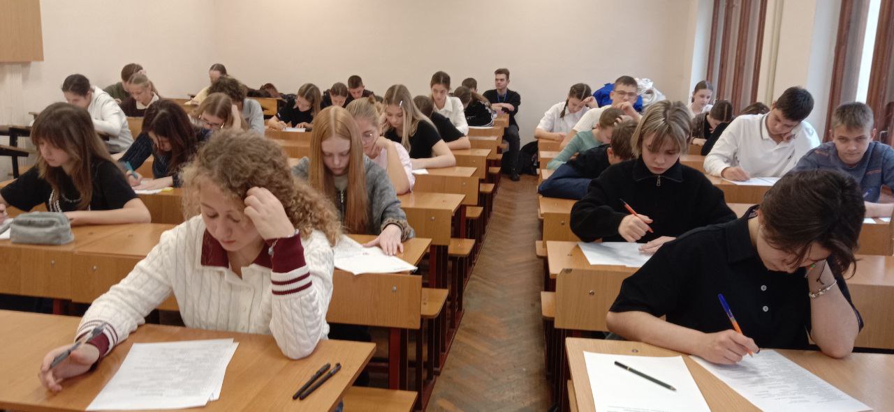 photo_5359745871605601525_y