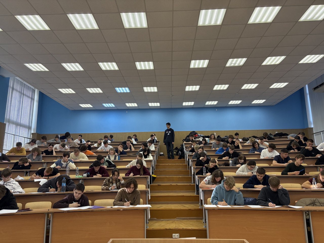 photo_5359745871605601527_y