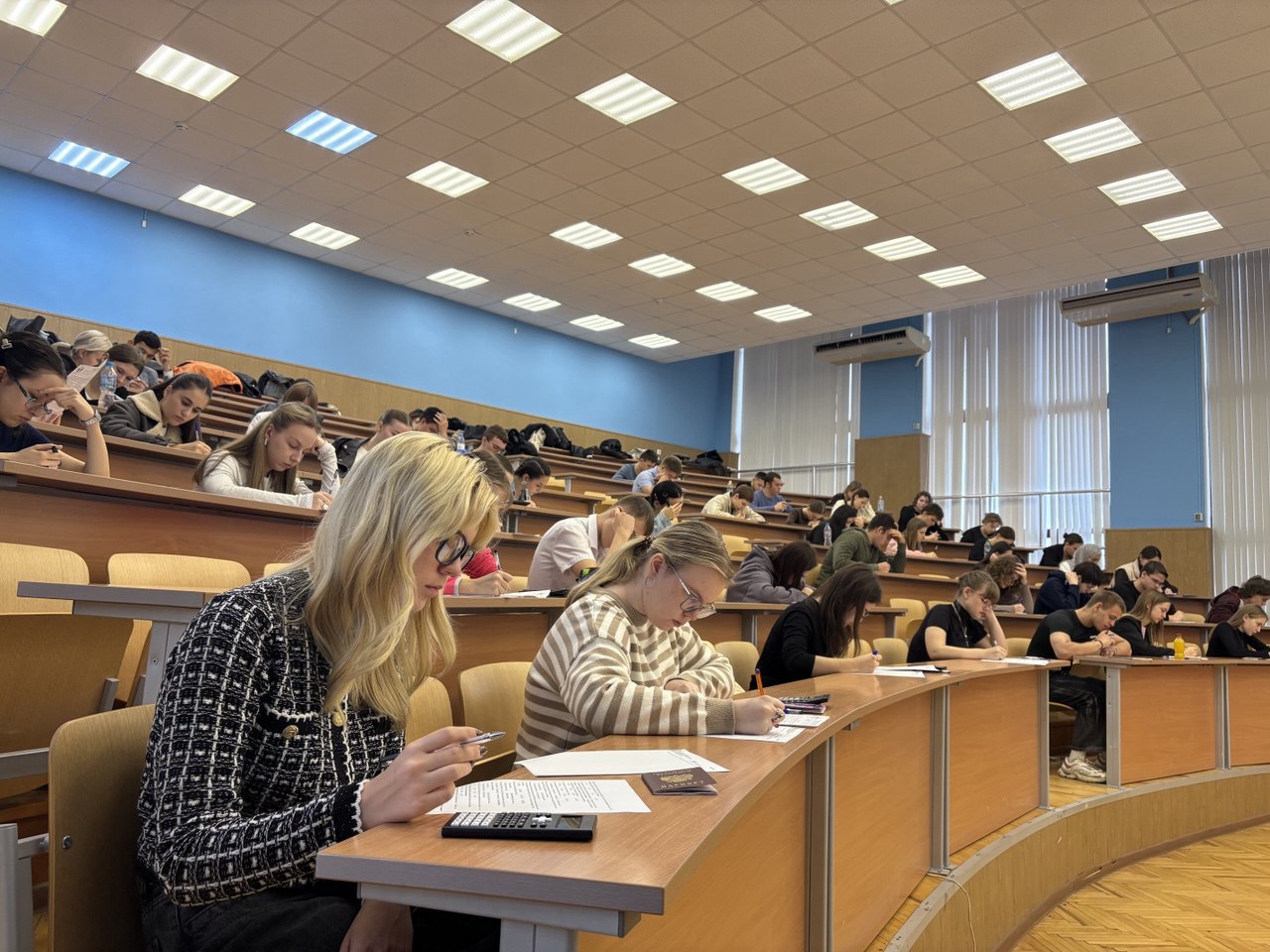 photo_5359745871605601528_y