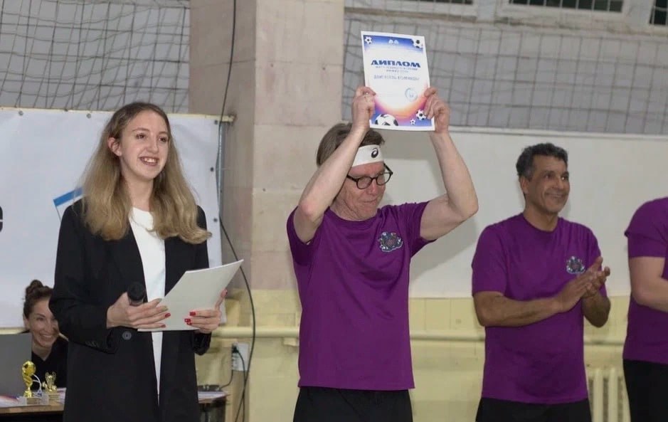 photo_5239960943117145628_y