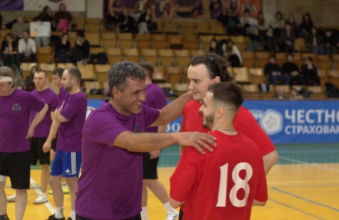 photo_5239960943117145631_y