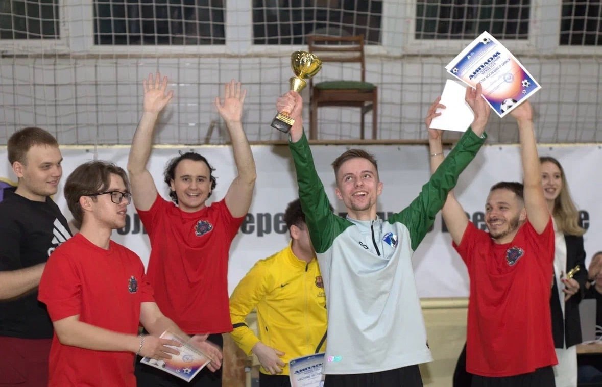 photo_5239960943117145639_y