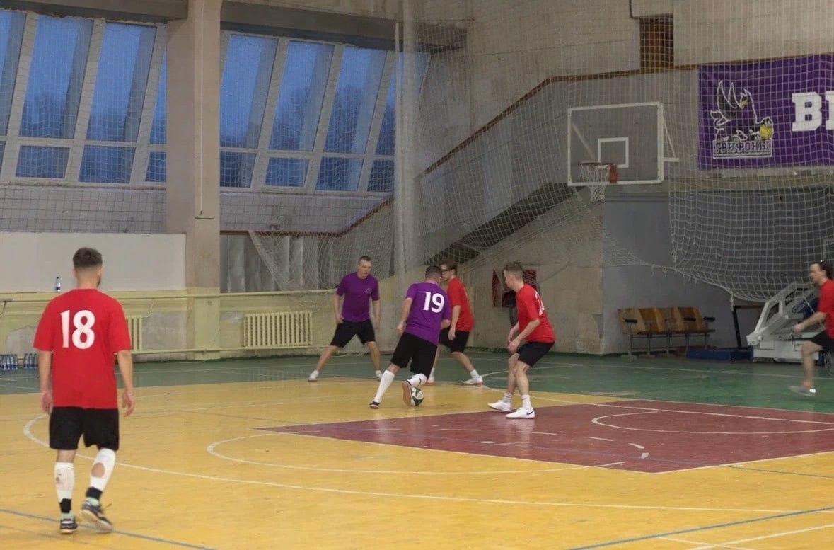 photo_5239960943117145642_y