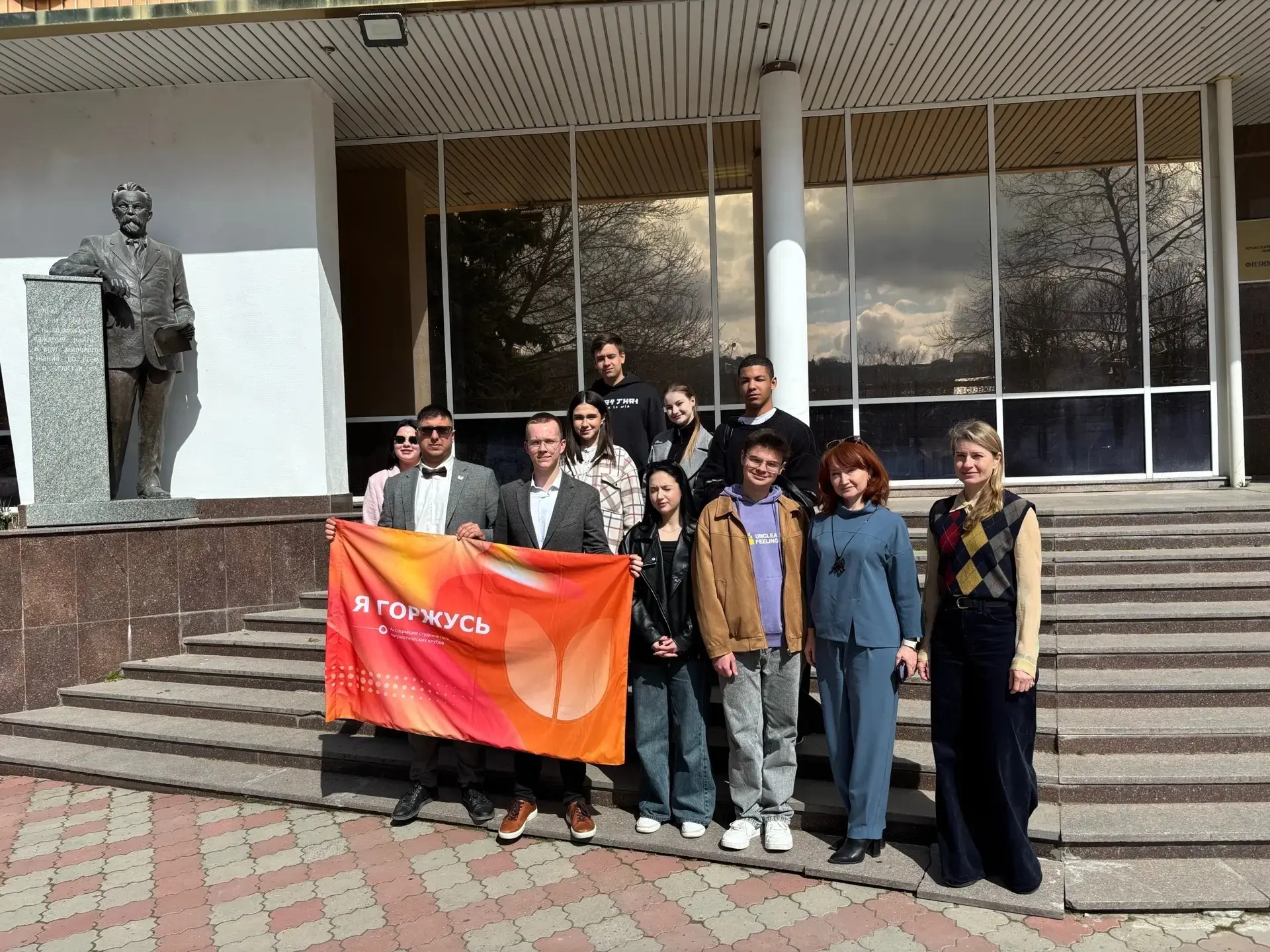 19057403-6ac5-443b-b55d-43002cadef00