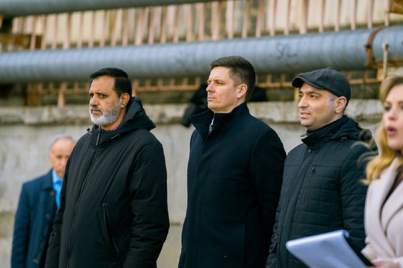 photo_5283225518784320797_x