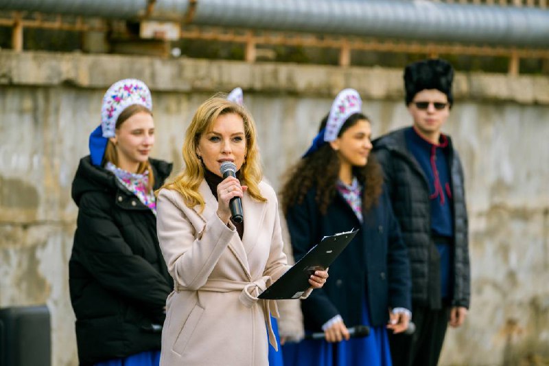 photo_5283225518784320798_x