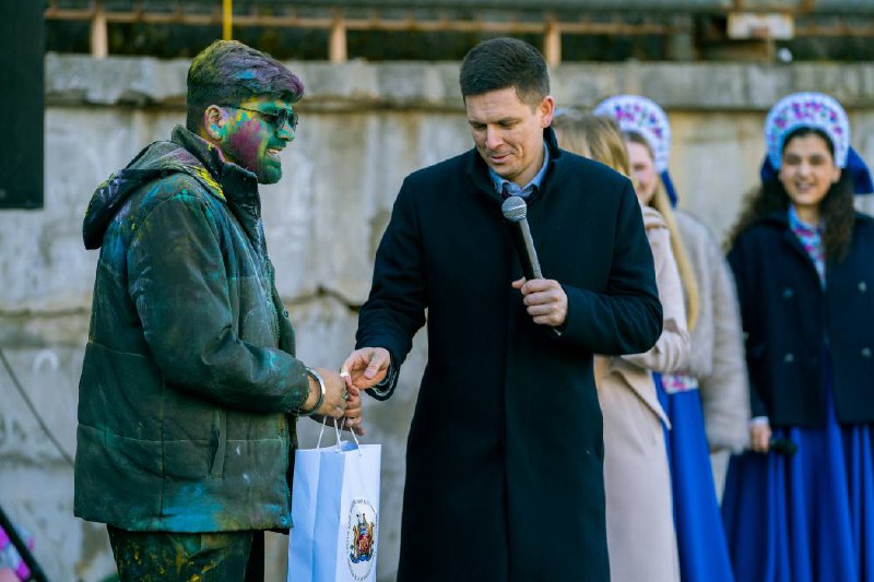 photo_5283225518784320803_x